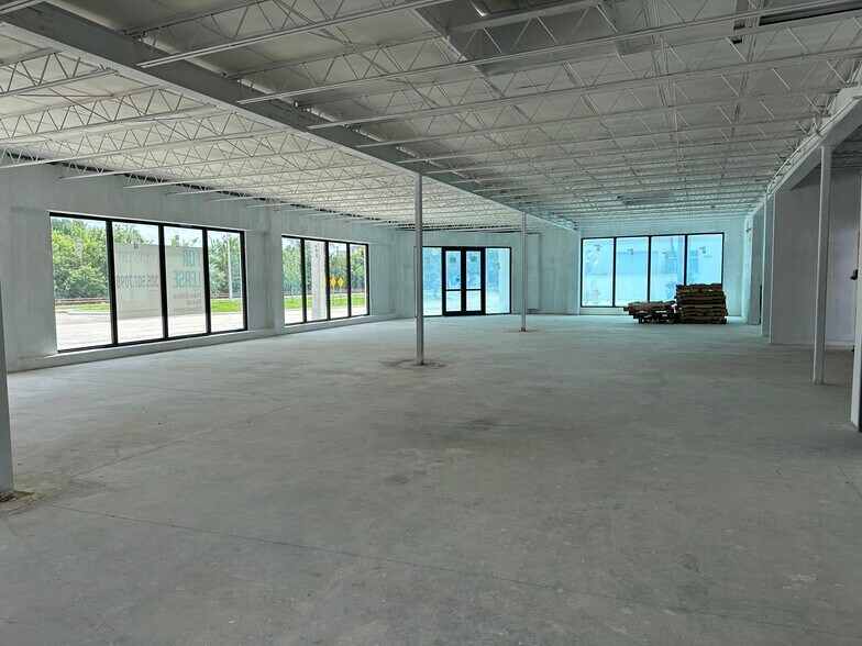 5570 NE 4th Ave, Miami, FL à louer - Photo intérieure – Image 2 sur 4
