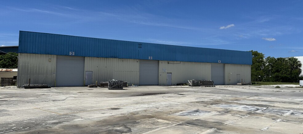 1621 President Barack Obama Hwy, Riviera Beach, FL à louer - Photo de l’immeuble – Image 3 sur 5