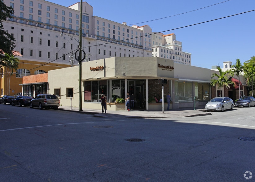 100-104 Giralda Ave, Coral Gables, FL à louer - Photo principale – Image 1 sur 8