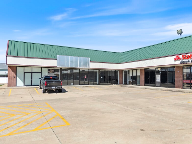 2215 Fayetteville Rd, Van Buren, AR à louer - Photo de l’immeuble – Image 1 sur 25