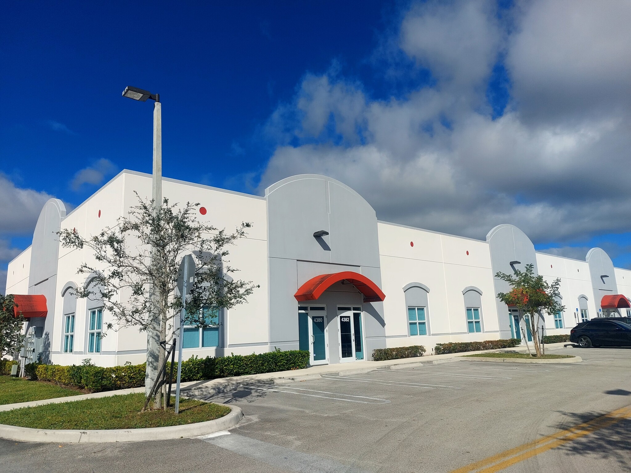 4300-4314 NW 120th Ave, Coral Springs, FL à louer Photo intérieure– Image 1 sur 3