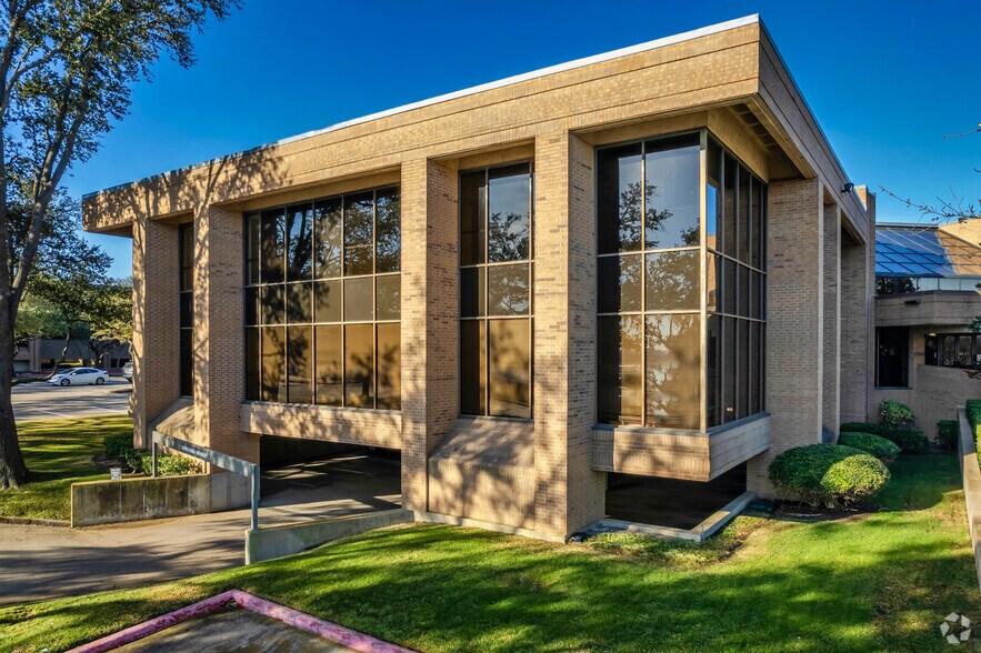 8330-8350 Meadow Rd, Dallas, TX à vendre - Photo de l’immeuble – Image 2 sur 83