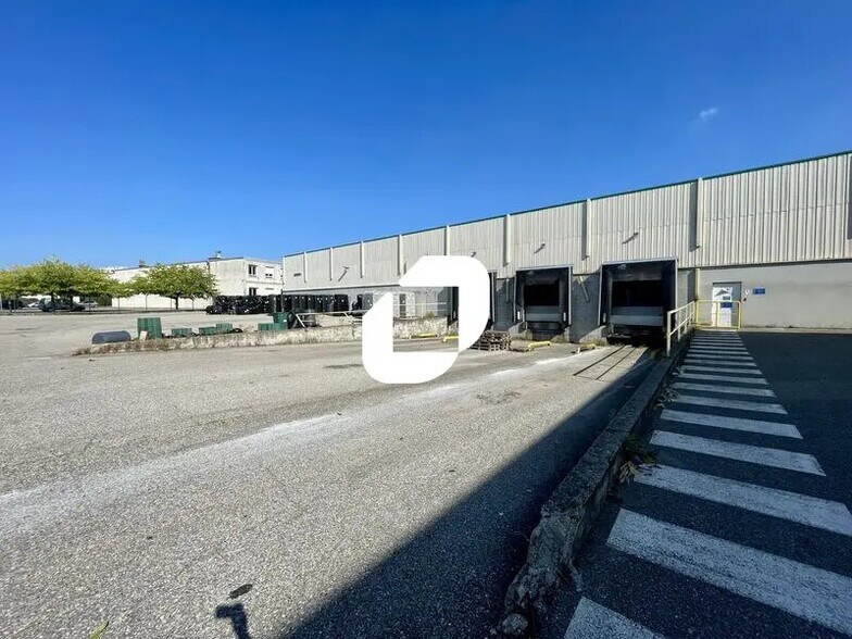 Bureau dans Saint-Priest à louer - Photo de l’immeuble – Image 1 sur 27