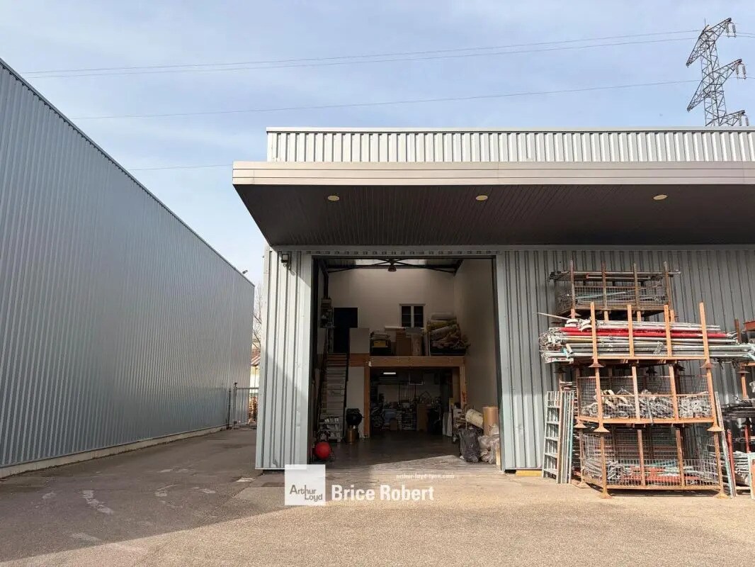 Bureau dans Saint-Priest à louer Photo de l’immeuble– Image 1 sur 7