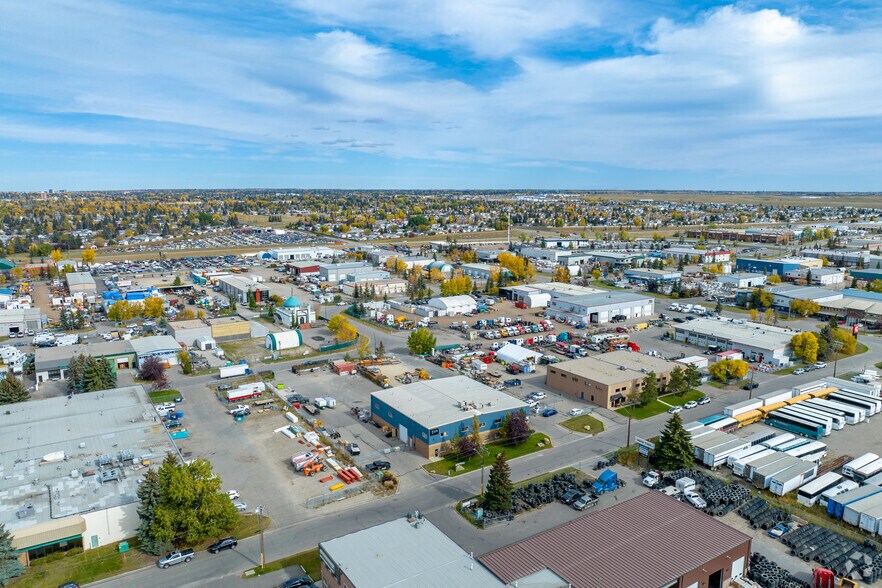 3450-3458 48th Ave SE, Calgary, AB à louer - Aérien – Image 2 sur 6