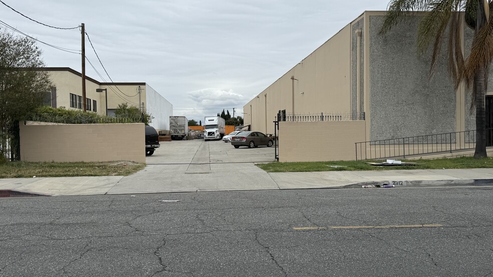 2212-2312 Edwards Ave, South El Monte, CA à louer - Photo de l’immeuble – Image 3 sur 11