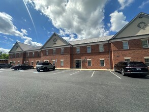 2761 Jefferson Davis Hwy, Stafford, VA à louer Photo de l’immeuble– Image 1 sur 14