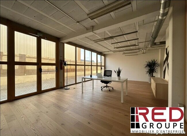 Plus de détails pour Local d’activités à vendre