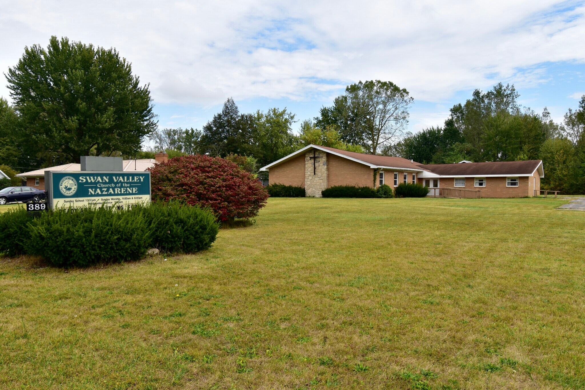 389 S Miller Rd, Saginaw, MI à vendre Photo principale– Image 1 sur 14