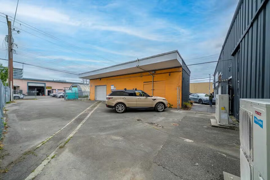 5660 Cedarbridge Way, Richmond, BC à vendre - Photo de l’immeuble – Image 3 sur 14