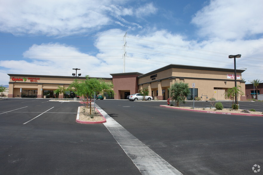 2380 N Buffalo Dr, Las Vegas, NV à louer - Photo de l’immeuble – Image 1 sur 3