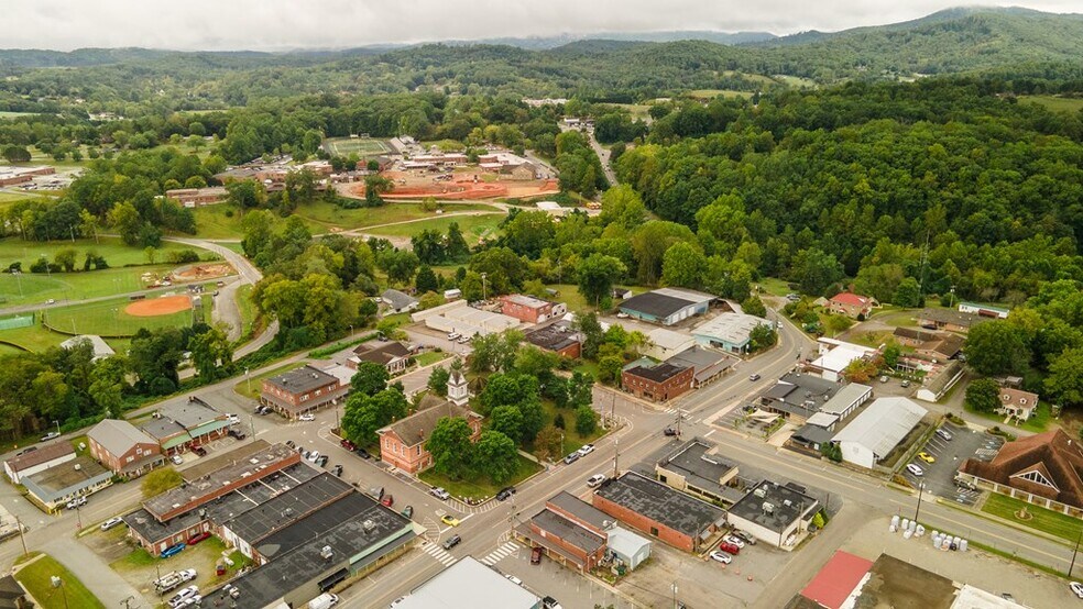 6-12 Sanderson St, Hayesville, NC à vendre - Aérien – Image 2 sur 48