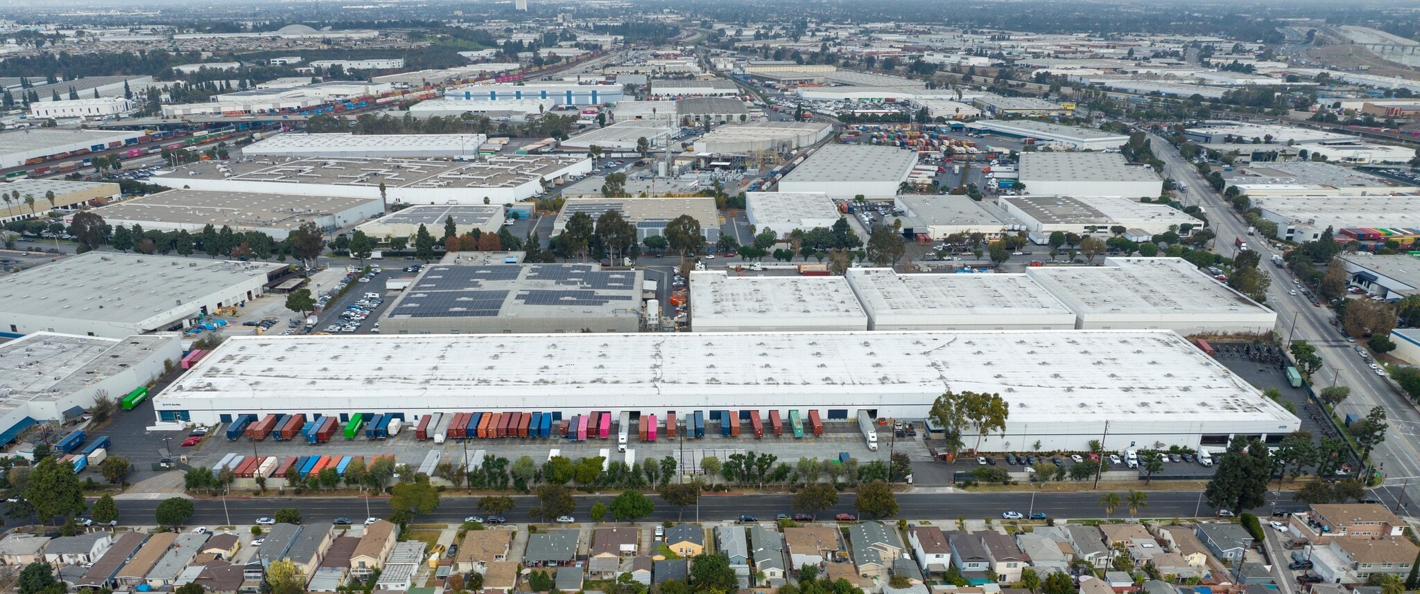 2751 E Dominguez St, Long Beach, CA à louer Photo de l’immeuble– Image 1 sur 2