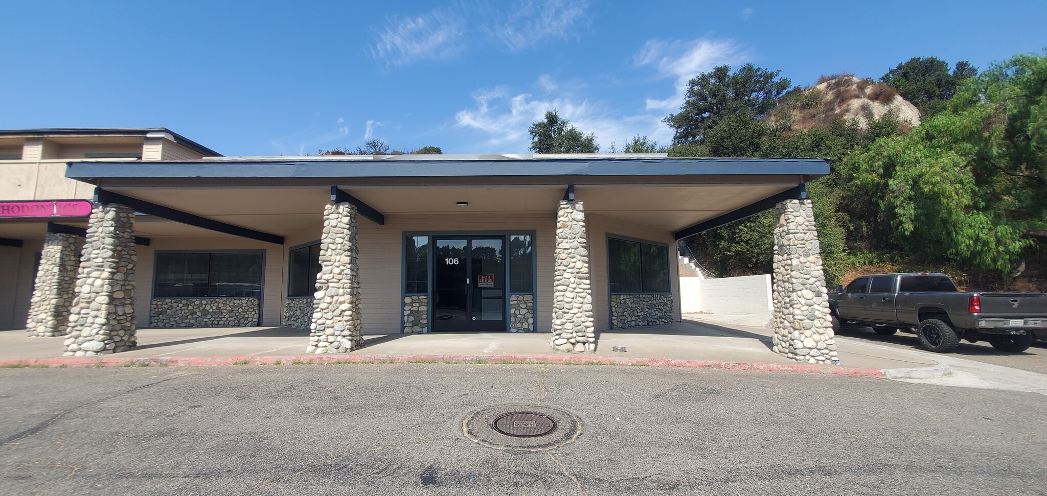 30575 Trabuco Canyon Rd, Trabuco Canyon, CA à louer Photo de l’immeuble– Image 1 sur 1