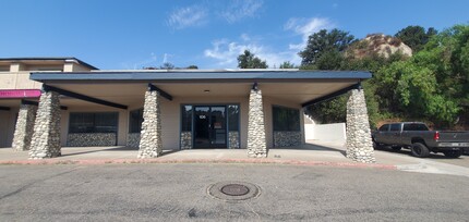 30575 Trabuco Canyon Rd, Trabuco Canyon, CA à louer Photo de l’immeuble– Image 1 sur 1