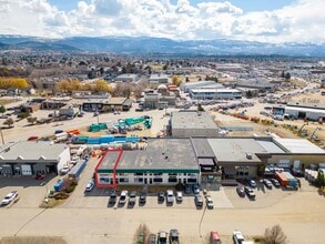 715 Evans Crt, Kelowna, BC à louer Photo de l’immeuble– Image 2 sur 11