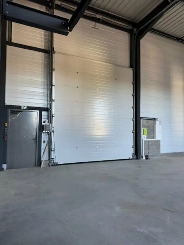 Plus de détails pour Local d'activités à louer