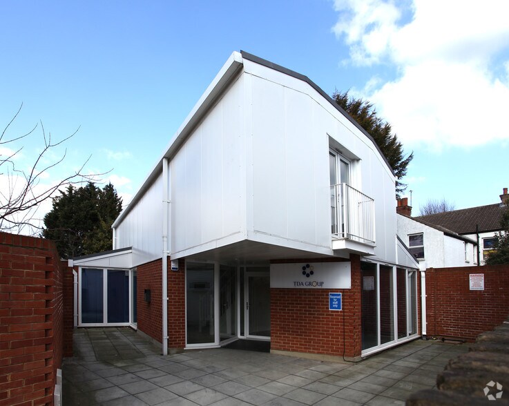 46-46A Throwley Way, Sutton à louer - Photo de l’immeuble – Image 3 sur 3