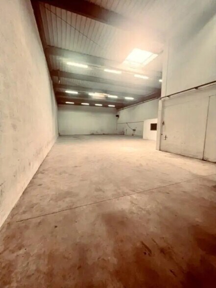 Bureau dans Coignières à louer - Photo intérieure – Image 2 sur 9