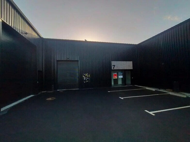 Industriel/Logistique dans Landaul à vendre - Photo de l’immeuble – Image 1 sur 5