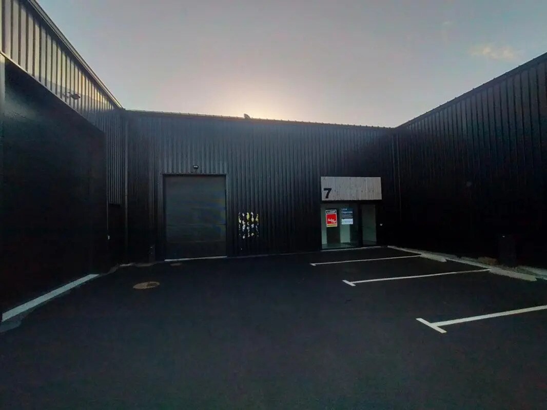 Industriel/Logistique dans Landaul à vendre Photo de l’immeuble– Image 1 sur 6