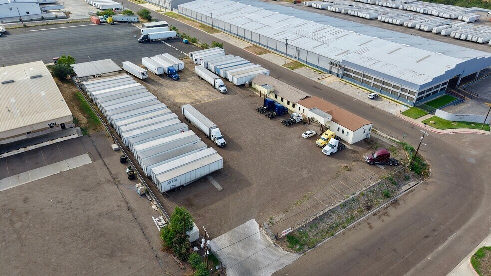 14710 Atlanta Dr, Laredo, TX à louer - Photo de l’immeuble – Image 3 sur 4