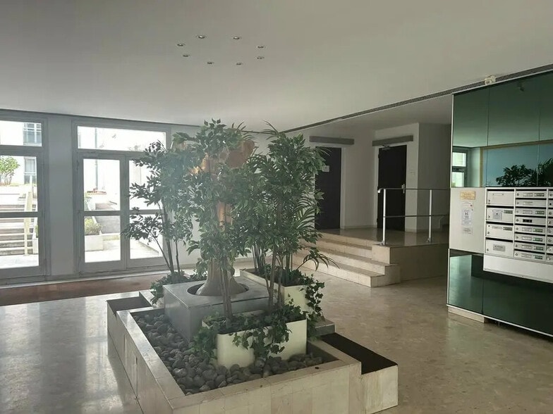 Bureau dans Tours à louer - Photo de l’immeuble – Image 3 sur 4