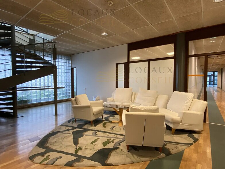 Bureau dans Bezons à louer - Photo de l’immeuble – Image 1 sur 6