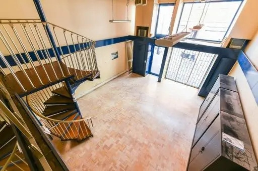 Local commercial dans Paris à vendre - Photo de l’immeuble – Image 2 sur 8