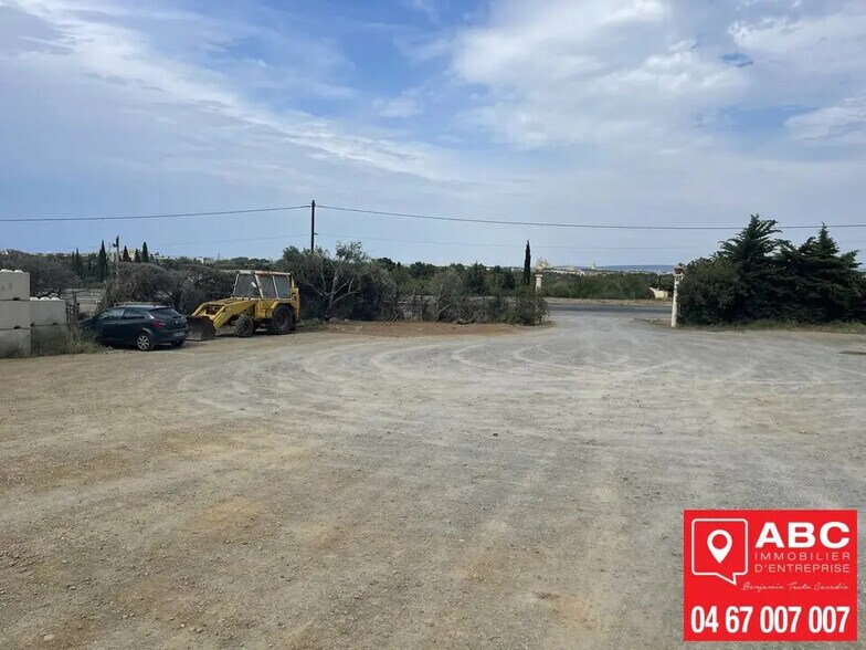 Local d'activités dans  à vendre - Photo de l’immeuble – Image 2 sur 6