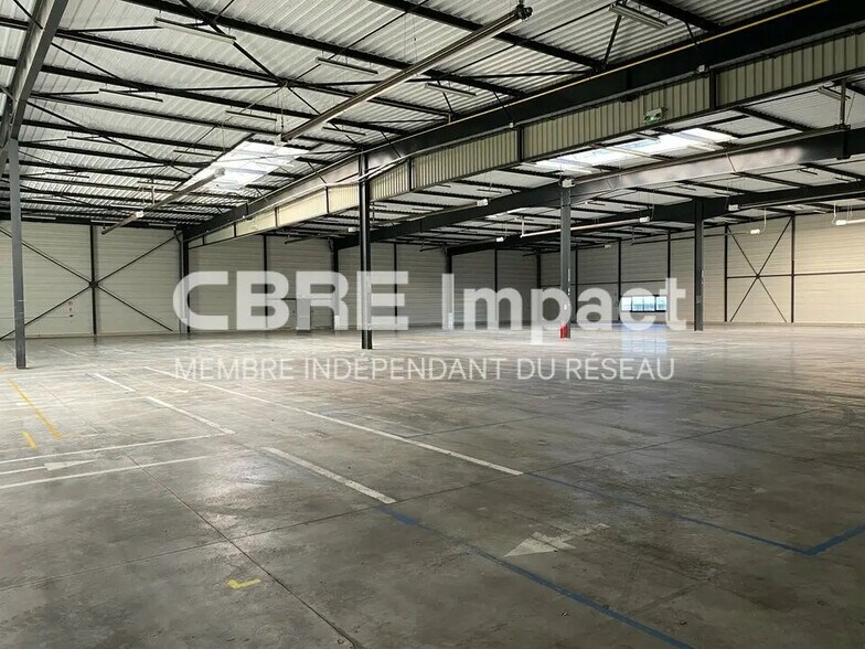 Local d'activités dans Longvic à vendre - Photo de l’immeuble – Image 3 sur 12