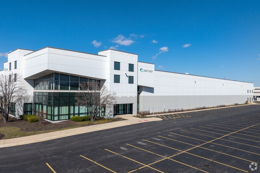 2407-2457 W North Ave, Melrose Park, IL à louer - Photo de l’immeuble – Image 2 sur 6