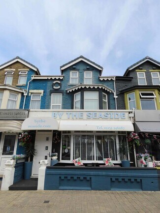 Plus de détails pour 22 St. Chads Rd, Blackpool - Hôtellerie à vendre