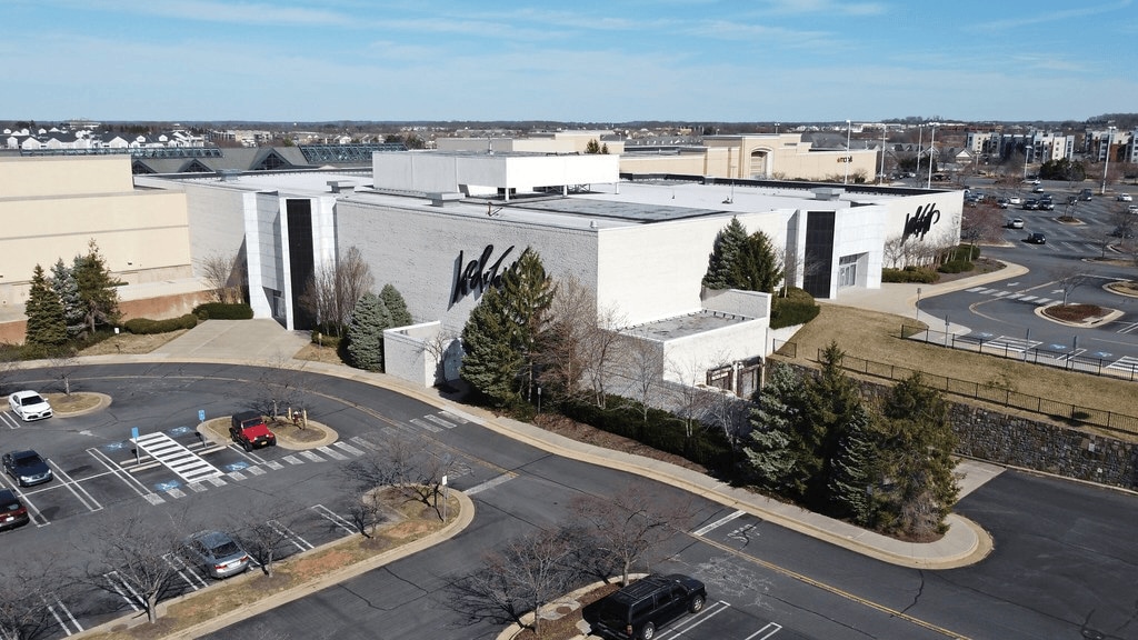 21100 Dulles Town Cir, Dulles, VA à louer Photo de l’immeuble– Image 1 sur 3
