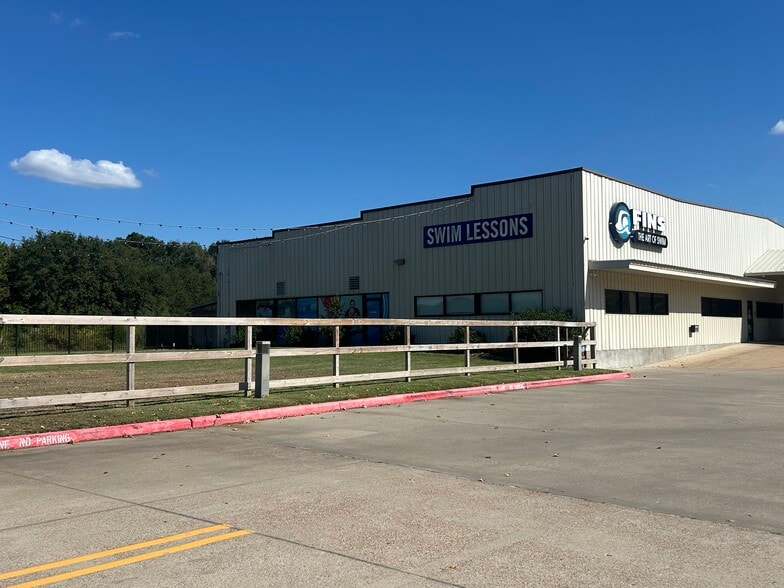 7827 Spring Cypress Rd, Spring, TX à louer - Photo de l’immeuble – Image 2 sur 3