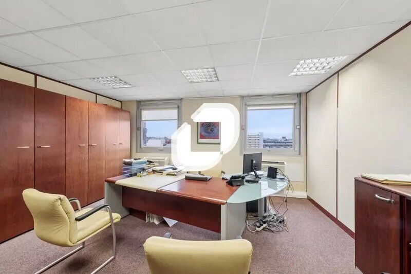 Bureau dans Saint-Ouen-sur-Seine à vendre - Photo intérieure – Image 2 sur 10