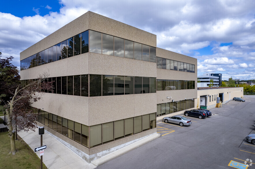 85 Scarsdale Rd, Toronto, ON à louer - Photo de l’immeuble – Image 2 sur 11