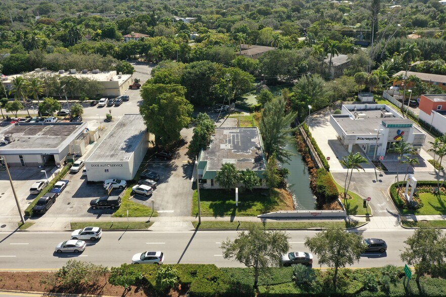 6380 S Dixie Hwy, South Miami, FL à vendre - Photo de l’immeuble – Image 3 sur 6