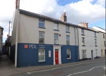 26 Spilman St, Carmarthen à vendre - Photo principale – Image 1 sur 18