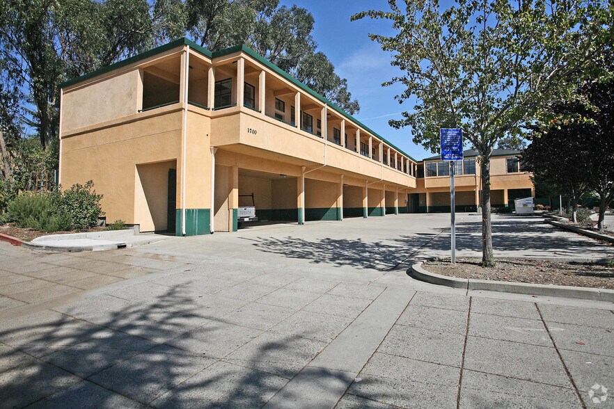 1700-1718 San Pablo Ave, Pinole, CA à louer - Photo de l’immeuble – Image 3 sur 7