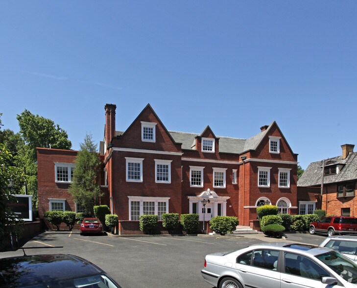 811 NW 19th Ave, Portland, OR à louer - Photo principale – Image 1 sur 10