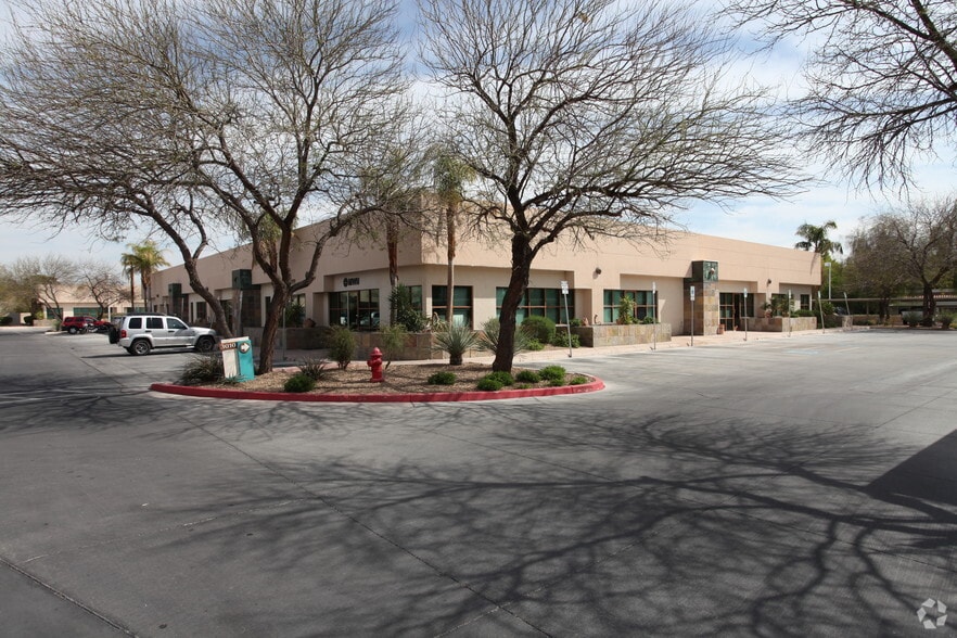3010 W Charleston Blvd, Las Vegas, NV à louer - Photo de l’immeuble – Image 1 sur 8