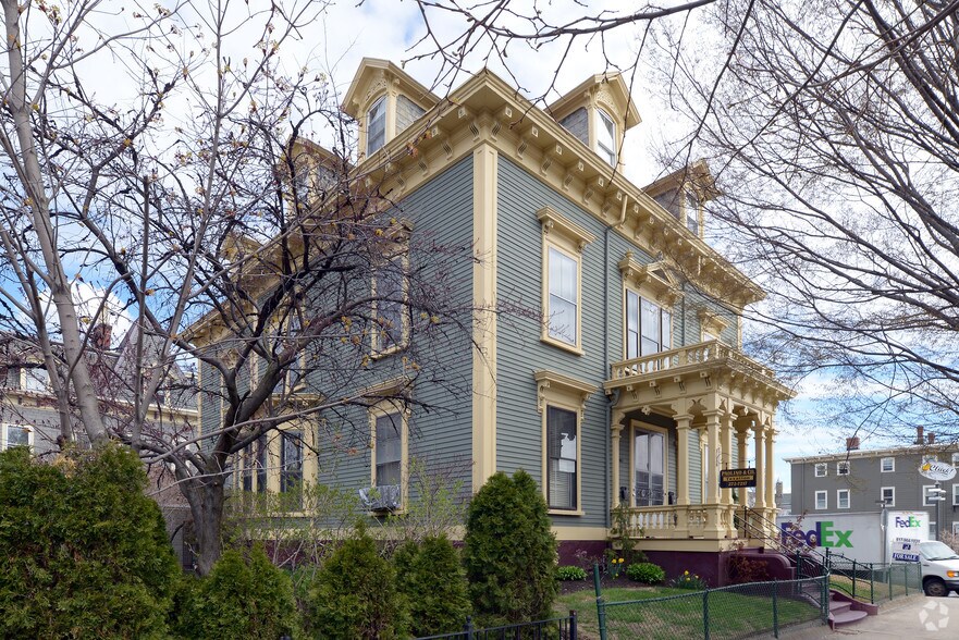 401 Broadway, Providence, RI à vendre - Photo de l’immeuble – Image 3 sur 38