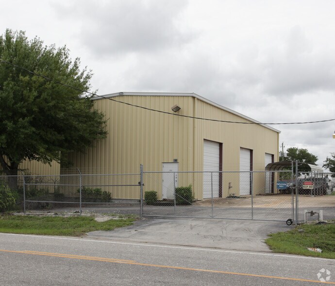 215 E Mckenzie St, Punta Gorda, FL à vendre - Photo principale – Image 1 sur 2
