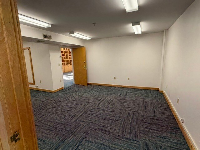385 Court St, Plymouth, MA à louer - Photo de l’immeuble – Image 3 sur 13