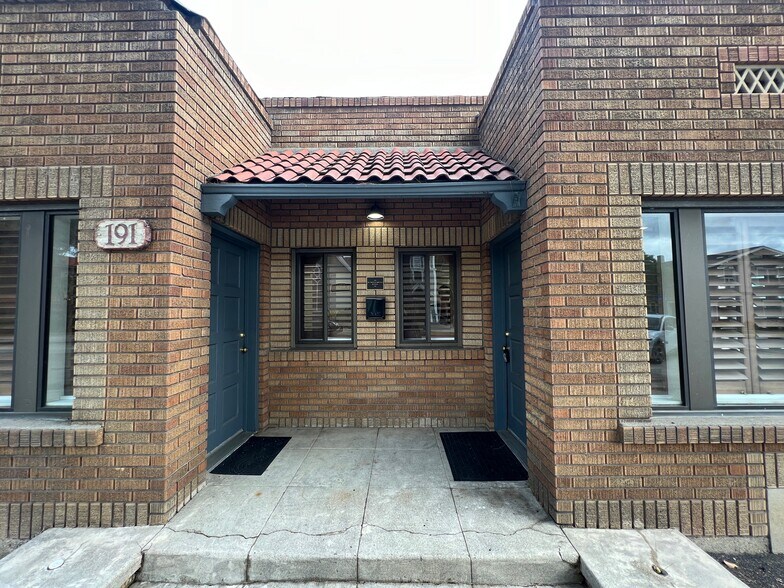 191 S Orange St, Orange, CA à louer - Photo de l’immeuble – Image 3 sur 9