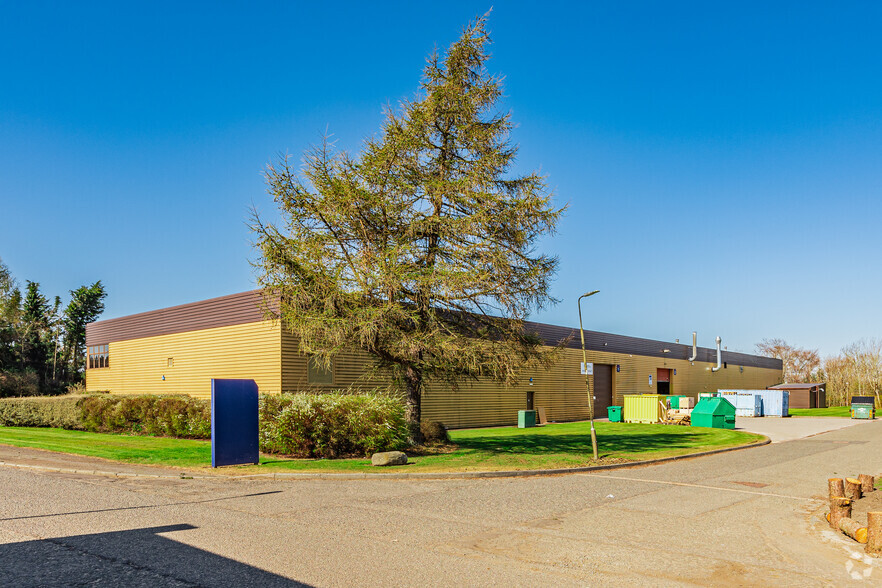 1 Cochrane Sq, Livingston à louer - Photo de l’immeuble – Image 2 sur 2