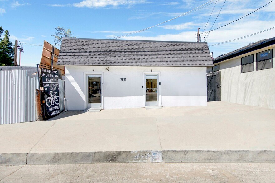 7831 Foothill Blvd, Sunland, CA à vendre - Photo de l’immeuble – Image 2 sur 16