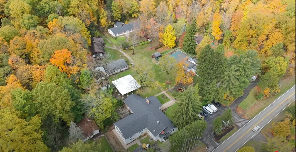 12944 Aquilla Rd, Chardon, OH à vendre - Photo de l’immeuble – Image 2 sur 5