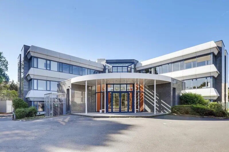 17 Bis Avenue des Andes, Les Ulis à louer - Photo de l’immeuble – Image 1 sur 17